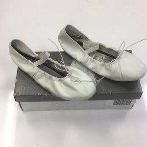 Girls leather  BALLET FLATS SIZE 2